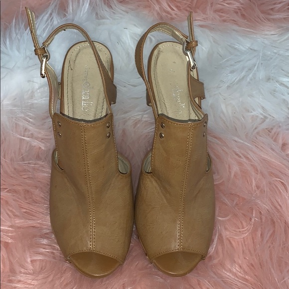 Wedges 💕 - Picture 2 of 3